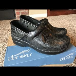 Dankso Professional Tooled Black